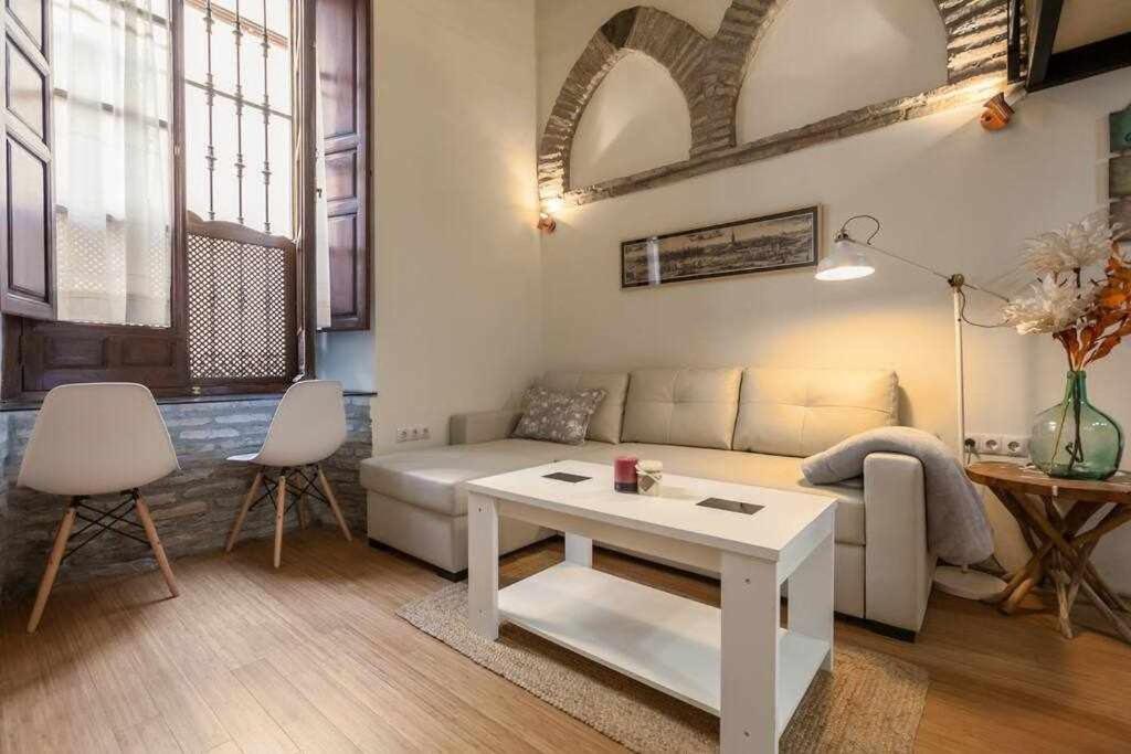 Monkeys Apartments El Arenal Santas Patronas Seville Exterior photo