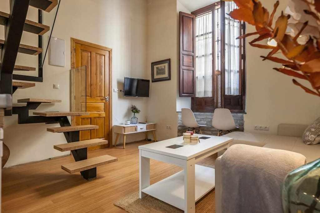 Monkeys Apartments El Arenal Santas Patronas Seville Exterior photo