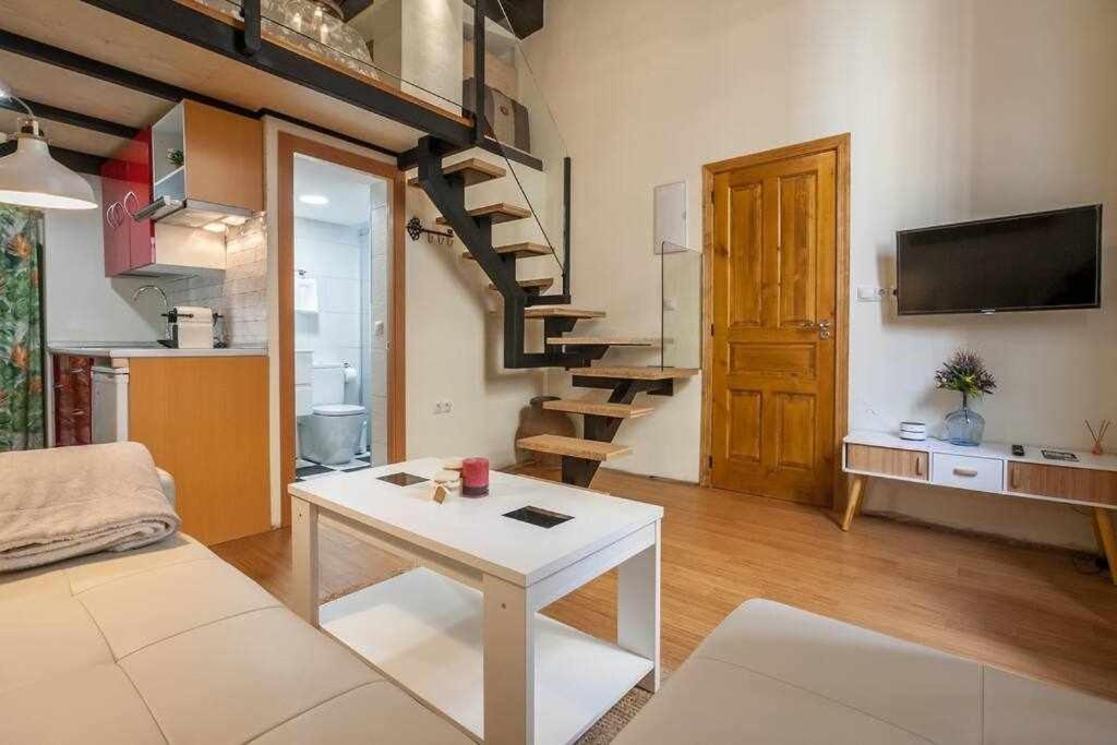 Monkeys Apartments El Arenal Santas Patronas Seville Exterior photo