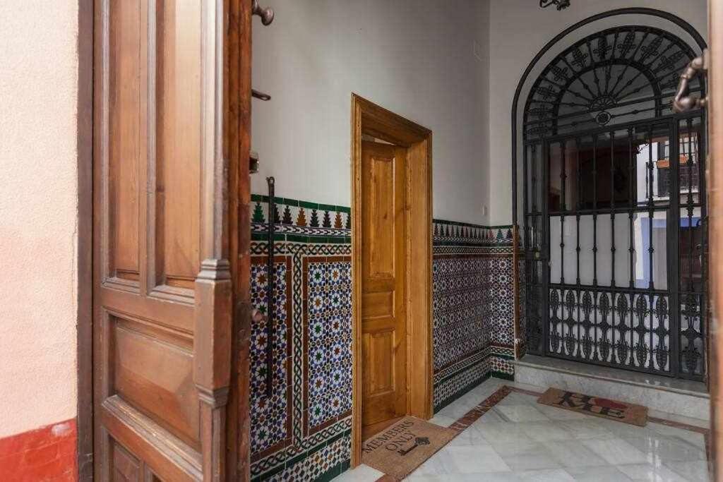 Monkeys Apartments El Arenal Santas Patronas Seville Exterior photo